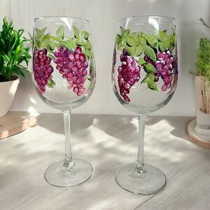 Set of 2 Hand Painted Wine Glasses Unique Grape Clusters Vines 16 oz Vtg 80s